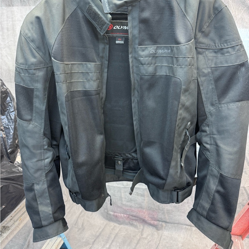 Olympia riding jacket, textile mesh with armor. Size ￼2xl